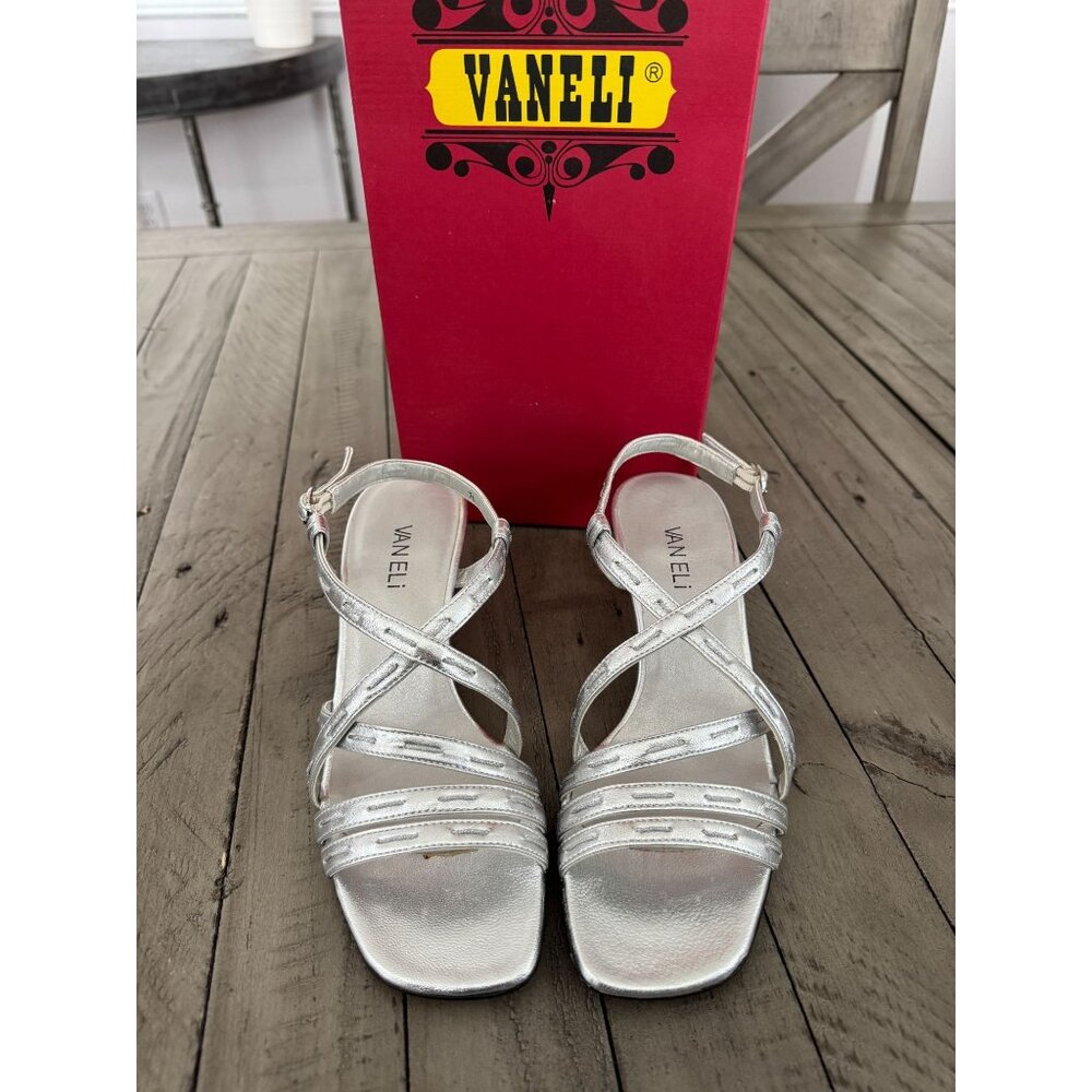 New in Box Vaneli silver sandals Size 7S